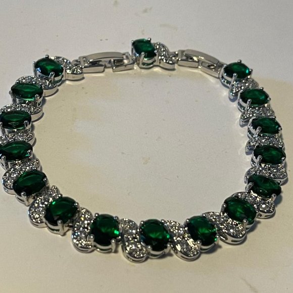 Green and CZ Crystal Tennis Bracelet NEW - Picture 1 of 3